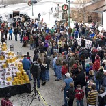 spectating_crowd